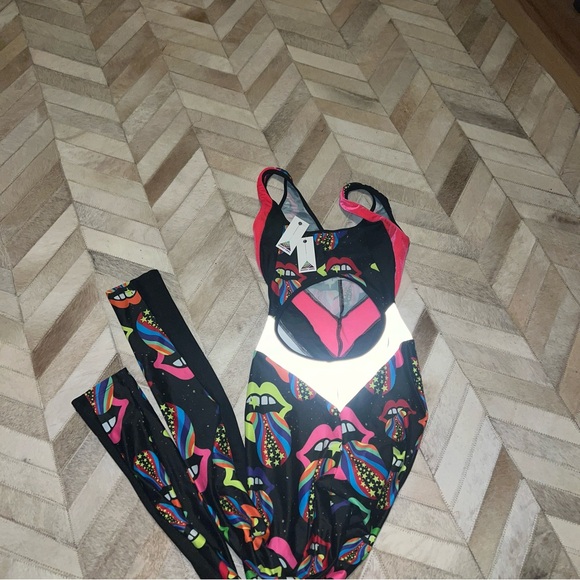 Burnt Soul catsuit Neon pink lips open back XXS NWT - Picture 7 of 7